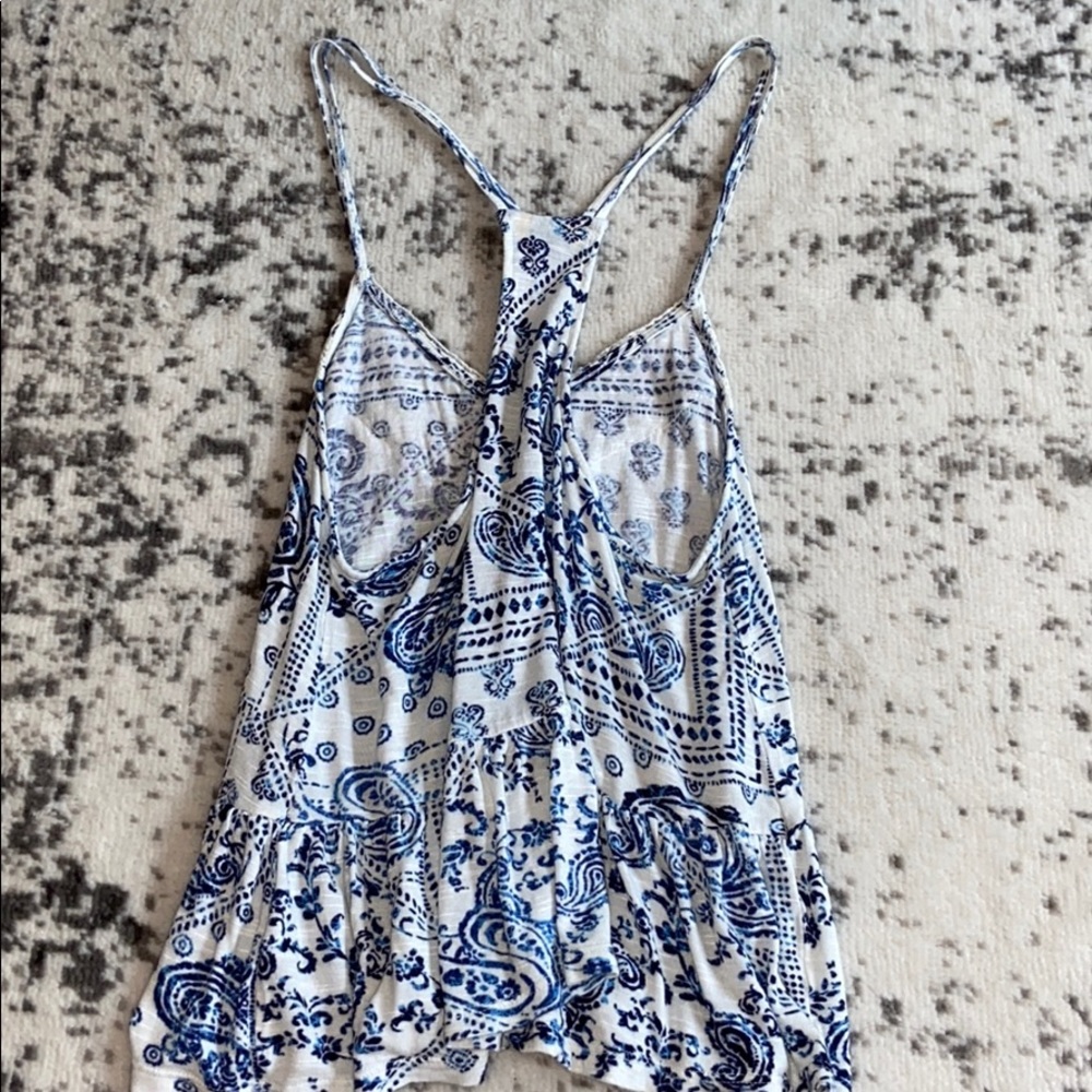 🦃🌻Blue & White Lace Front Tank🌻 - Picture 5 of 6